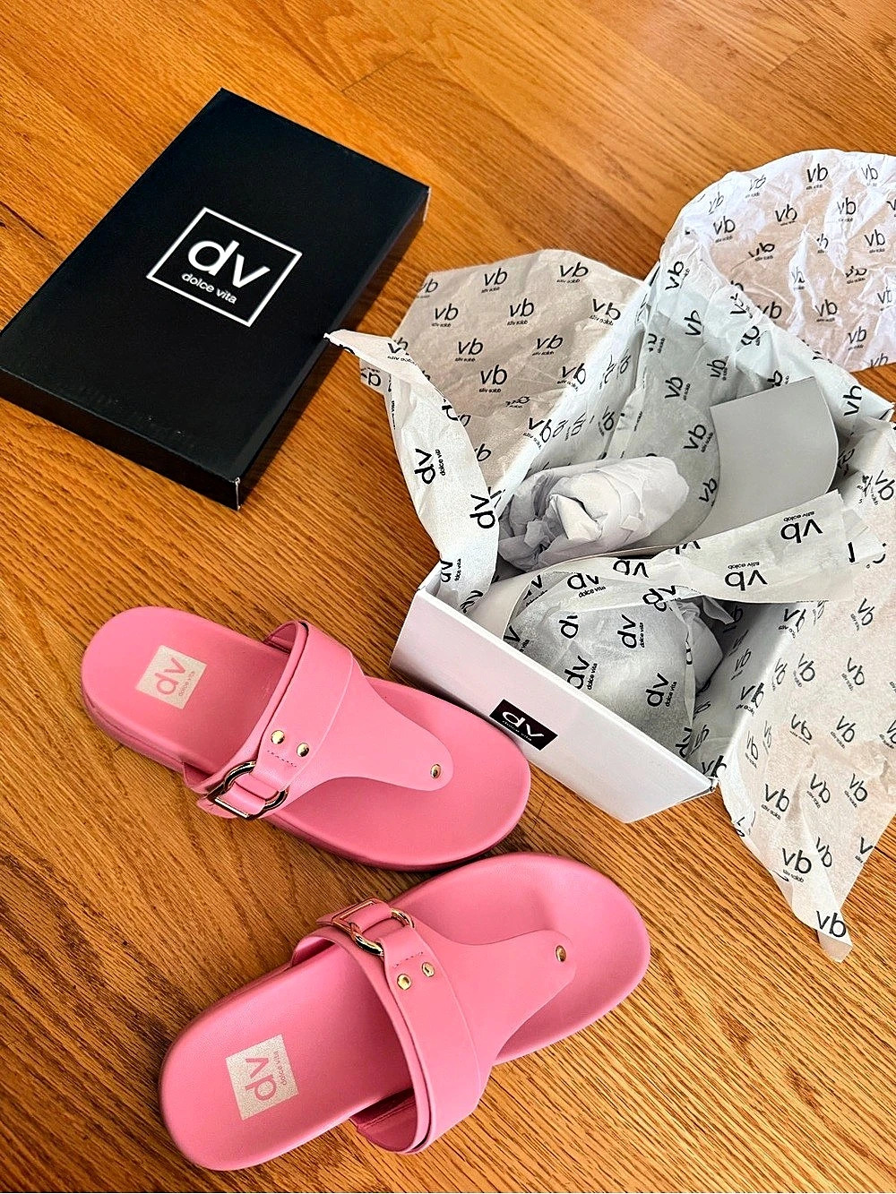 dv by Dolce Vita Fillona Sandal Pink Thong Sandals NWT